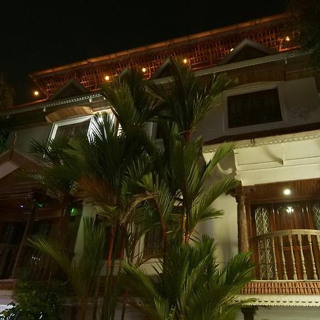 Hotel White Rose Kochi Exterior foto