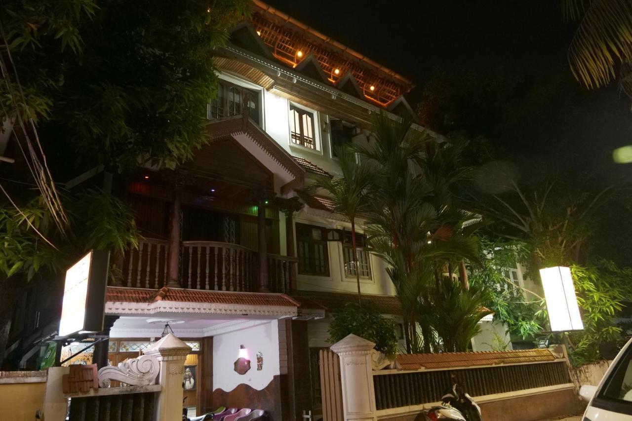 Hotel White Rose Kochi Exterior foto