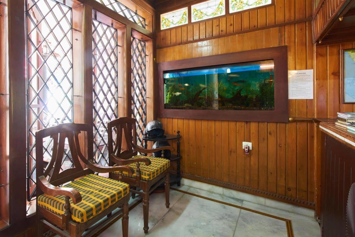 Hotel White Rose Kochi Exterior foto