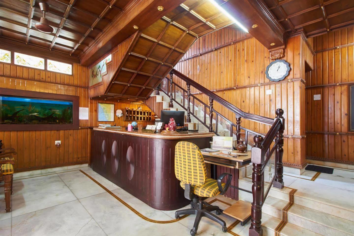 Hotel White Rose Kochi Exterior foto