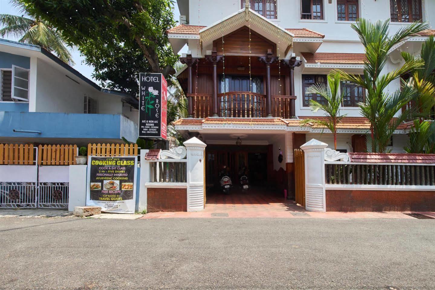 Hotel White Rose Kochi Exterior foto